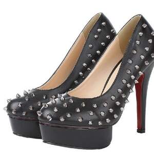 Special Rivet Embellished High-heeled Shoe